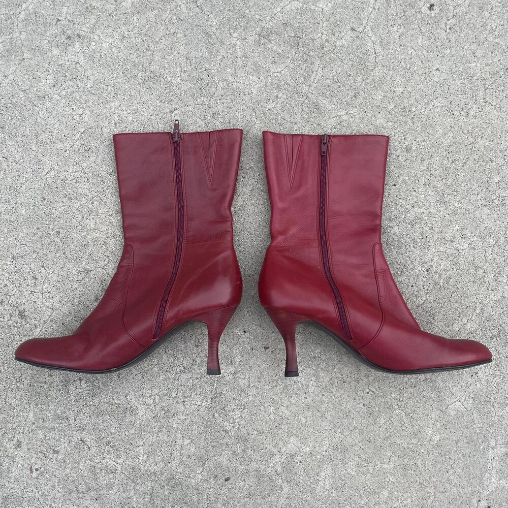 Tommy Hilfiger vintage burgundy leather ankle boots with tampered heel